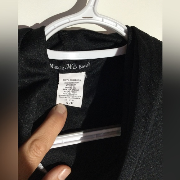 Muscle Beach hooded tank - Picture 4 of 4